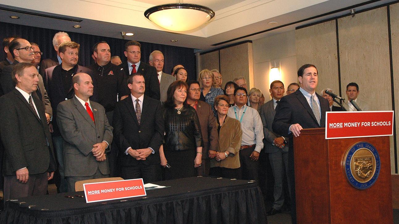 Pressure is on for Ducey to make good on 2017 school spending increase